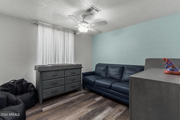 6218 W Zoe Ella Way, Glendale, AZ 85306