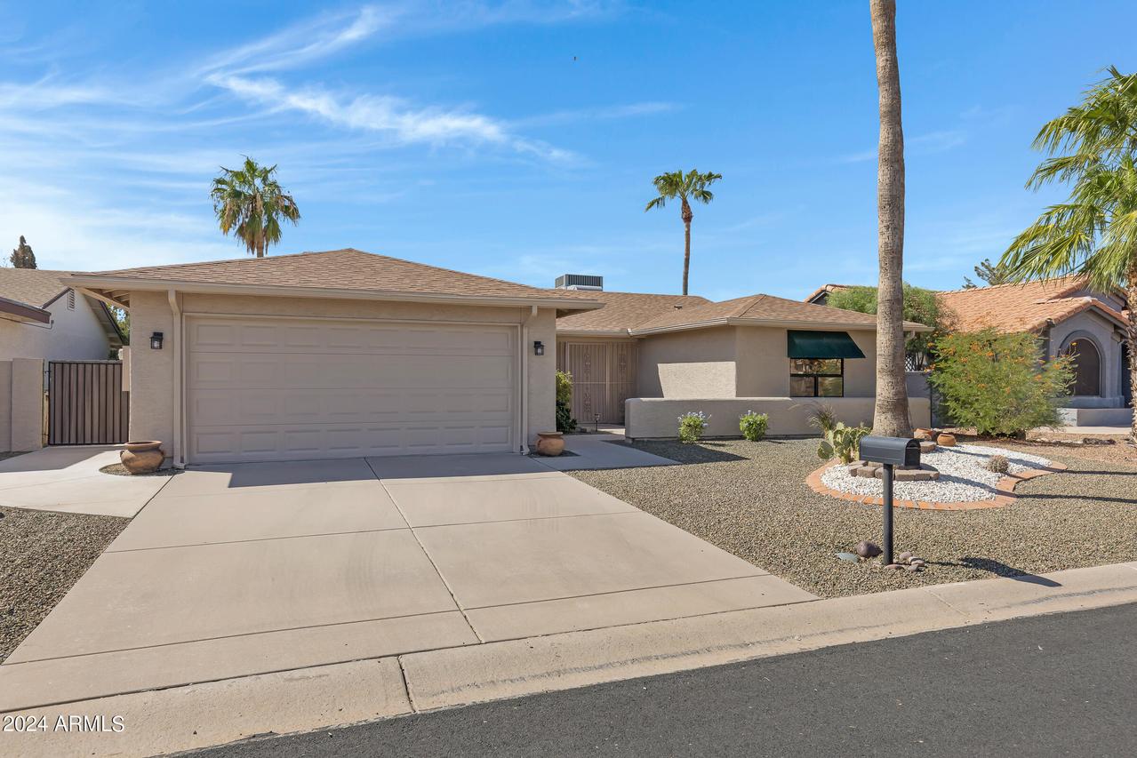 26426 S Saddletree Dr., Sun Lakes, AZ 85248