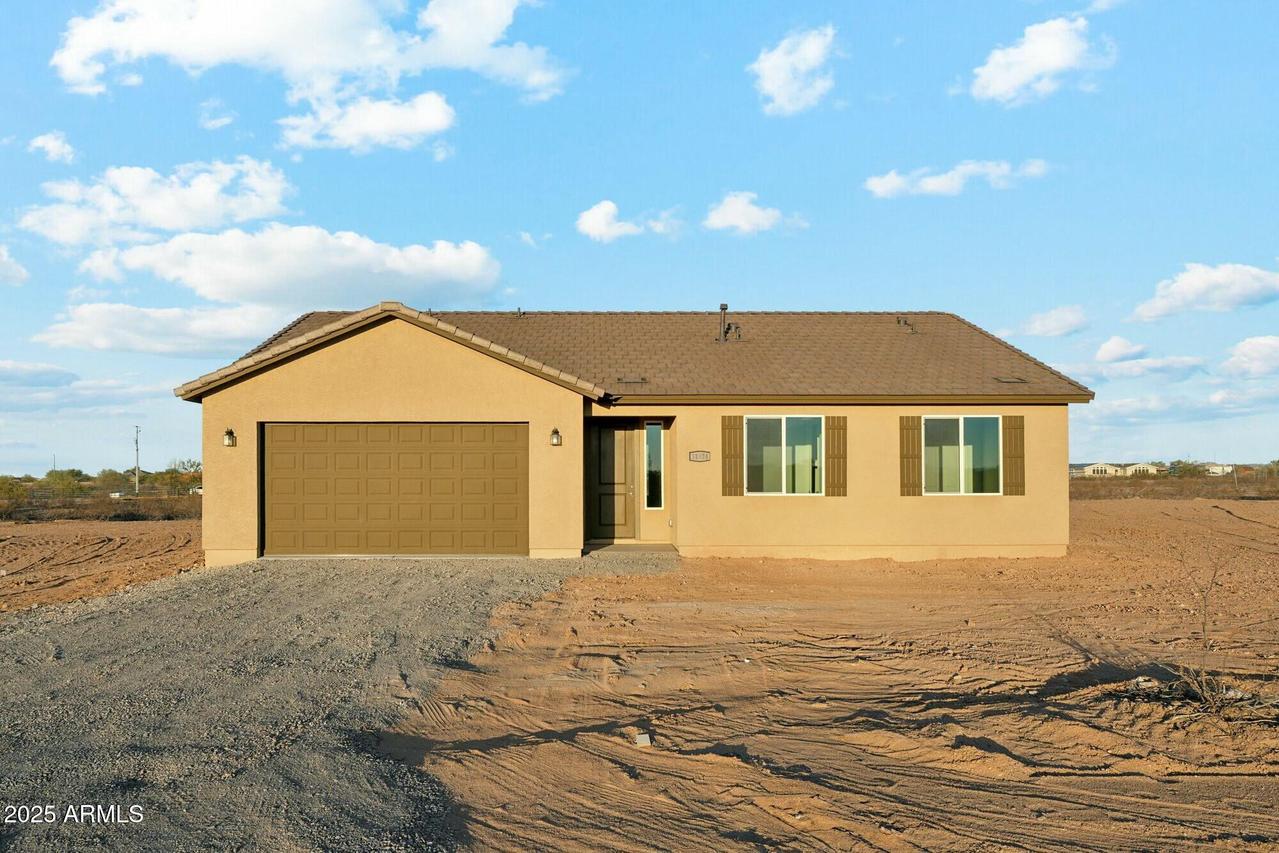 31824 N 221st Dr., Wittmann, AZ 85361