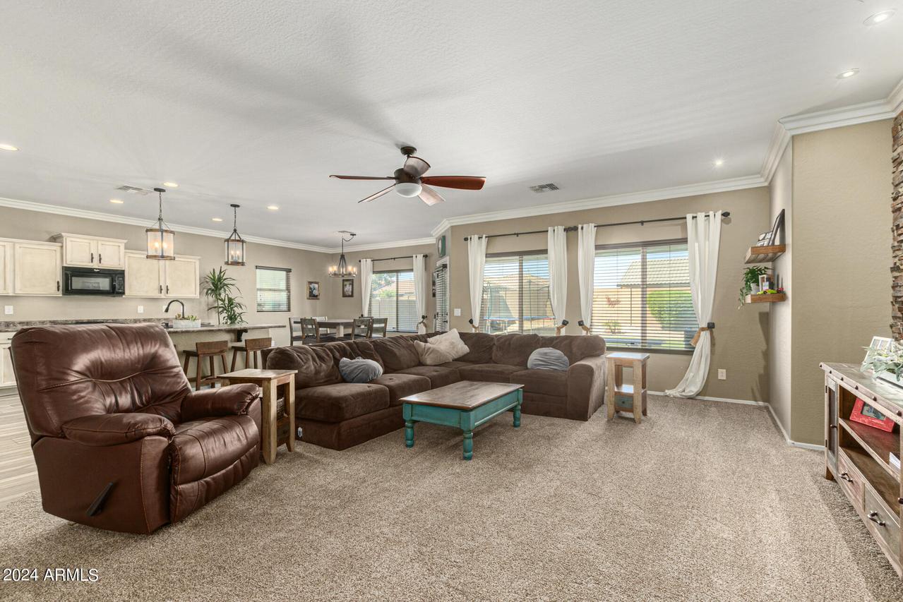 9922 W Jessie Ln., Peoria, AZ 85383