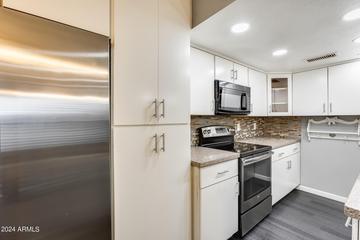 13411 N 8th St., Phoenix, AZ 85022