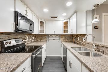 13411 N 8th St., Phoenix, AZ 85022