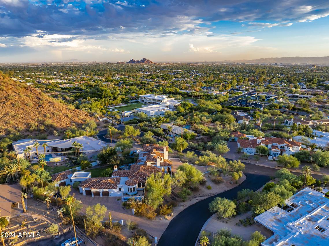 5201 N Saddle Rock Dr., Phoenix, AZ 85018