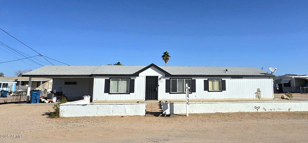 2708 W Smoketree St., Apache Junction, AZ 85120