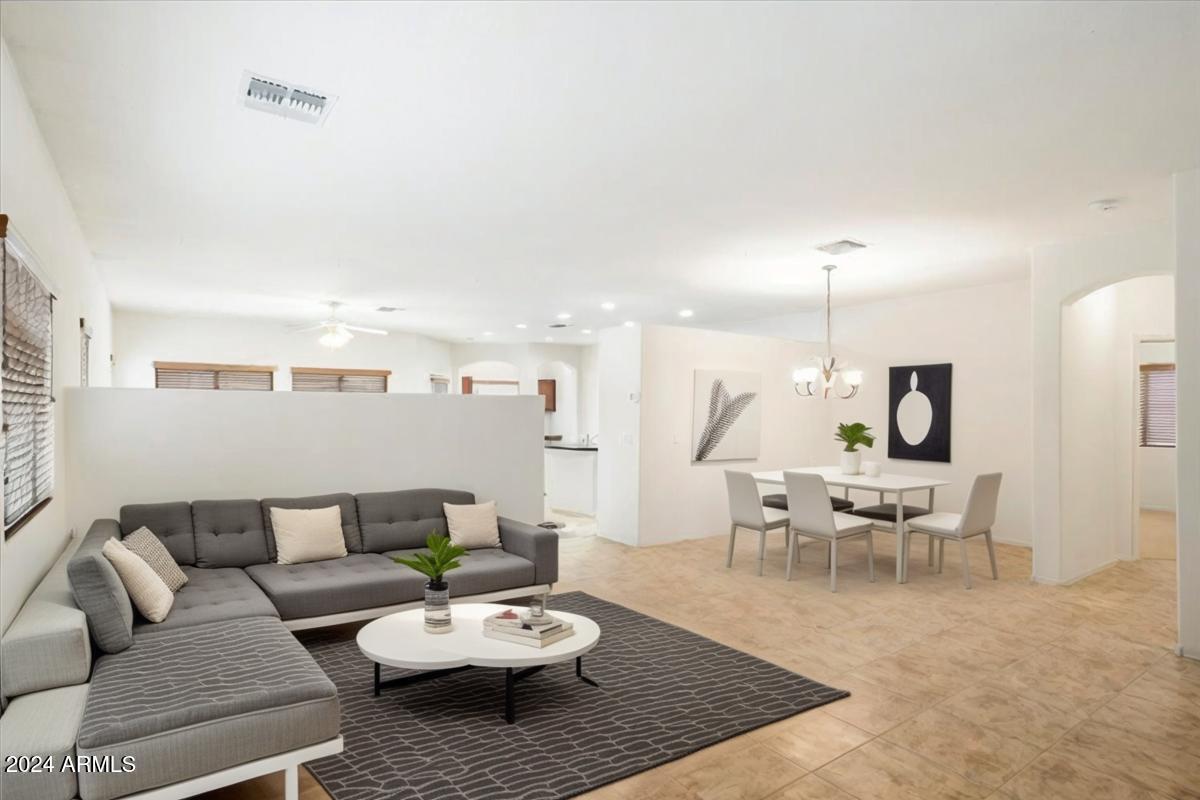 653 W Vineyard Plains Dr., San Tan Valley, AZ 85143