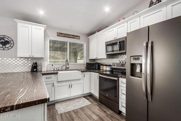 7205 E Jensen St., Mesa, AZ 85207