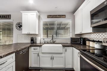 7205 E Jensen St., Mesa, AZ 85207