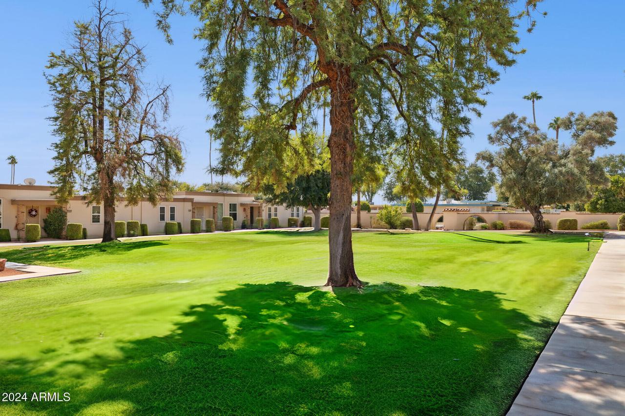 10038 W Hawthorn Dr., Sun City, AZ 85351