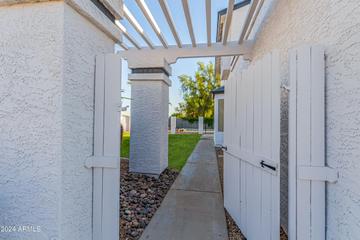 1527 E Topeka Dr., Phoenix, AZ 85024