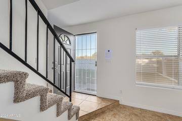 1527 E Topeka Dr., Phoenix, AZ 85024