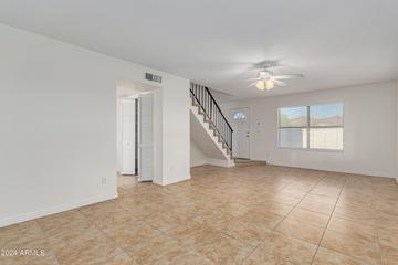 1527 E Topeka Dr., Phoenix, AZ 85024