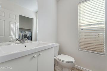 1527 E Topeka Dr., Phoenix, AZ 85024