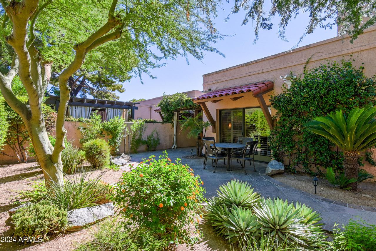 8230 E Via De La Escuela, Scottsdale, AZ 85258