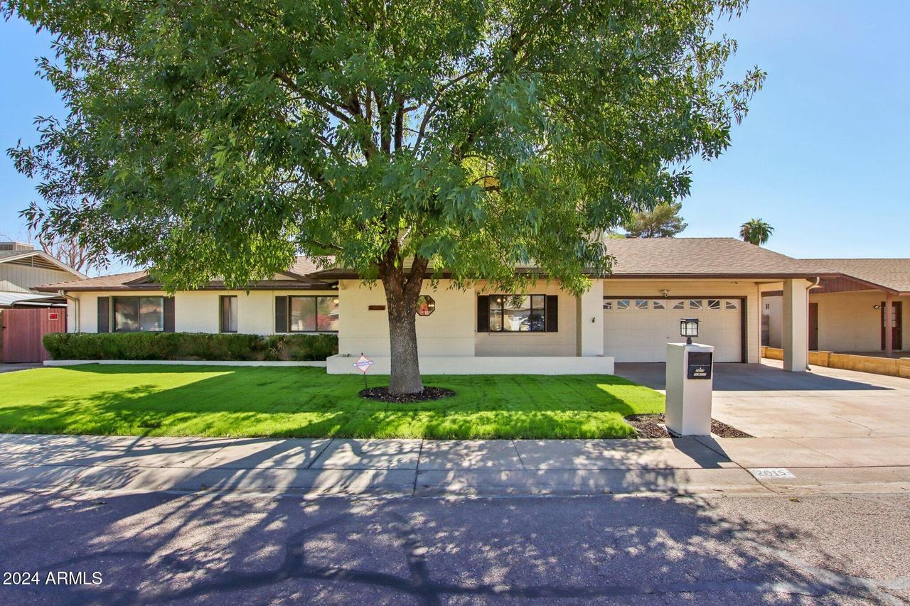 2015 W Wescott Dr., Phoenix, AZ 85027