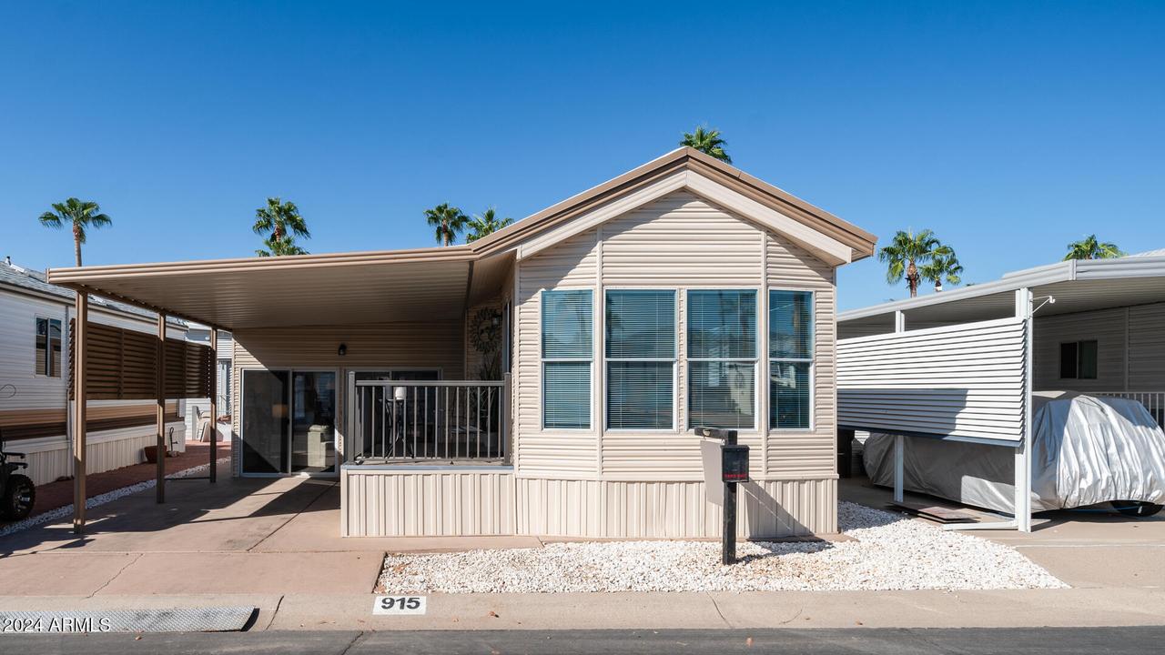 915 Mineshaft Dr., Apache Junction, AZ 85119