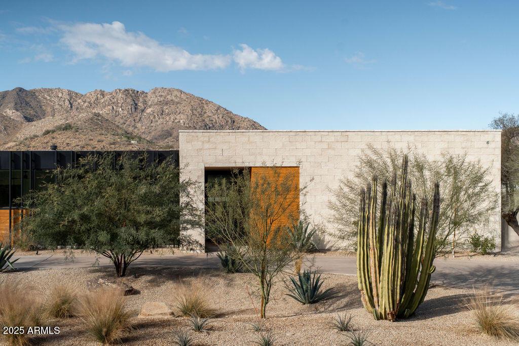 8302 N Mockingbird Ln., Paradise Valley, AZ 85253