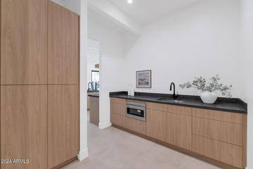 4052 E Oak St., Phoenix, AZ 85008