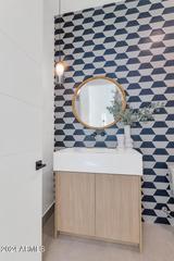 4052 E Oak St., Phoenix, AZ 85008