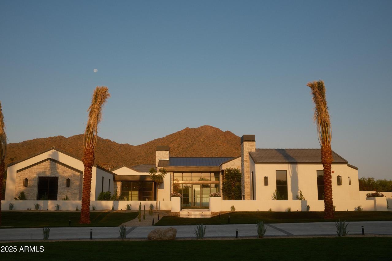 5704 N Wilkinson Rd., Paradise Valley, AZ 85253