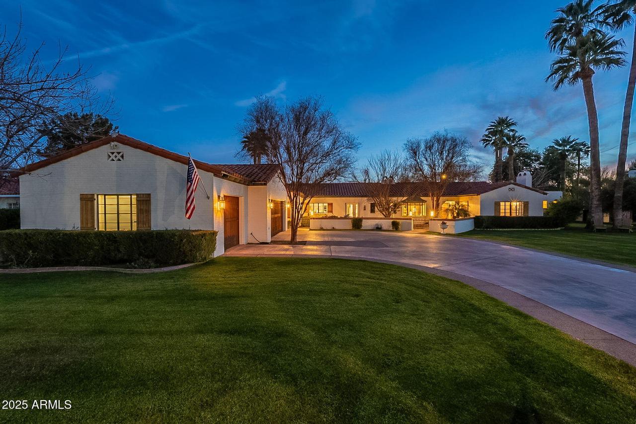 15 E Country Club Dr., Phoenix, AZ 85014
