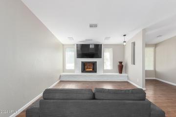 6134 W Zoe Ella Way, Glendale, AZ 85306