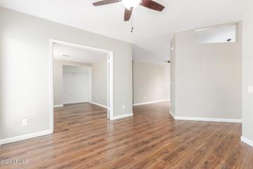 6134 W Zoe Ella Way, Glendale, AZ 85306