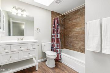 6134 W Zoe Ella Way, Glendale, AZ 85306