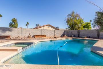 6134 W Zoe Ella Way, Glendale, AZ 85306