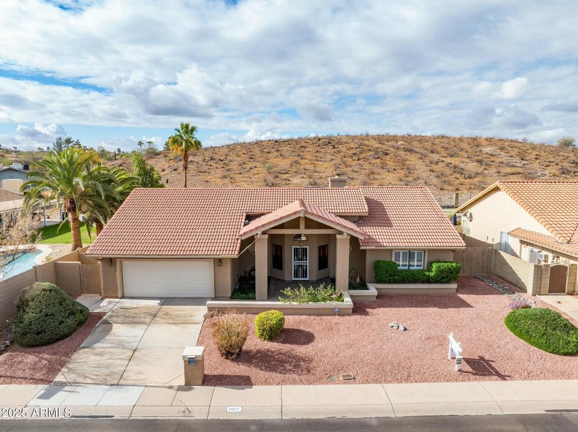 1017 E Grandview Rd., Phoenix, AZ 85022