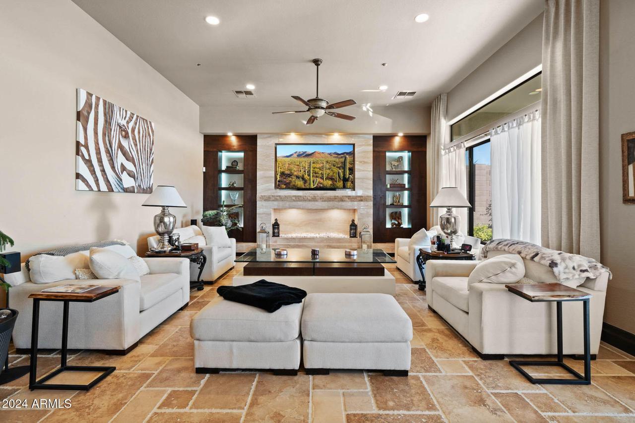 2549 W Shinnecock Way, Anthem, AZ 85086