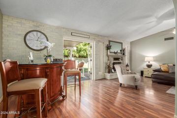 2324 E Shea Blvd., Phoenix, AZ 85028