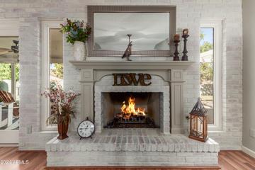 2324 E Shea Blvd., Phoenix, AZ 85028