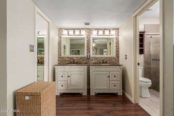 2324 E Shea Blvd., Phoenix, AZ 85028