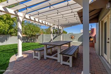 2324 E Shea Blvd., Phoenix, AZ 85028