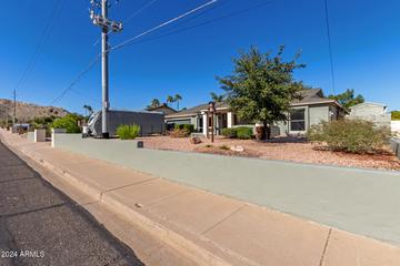 2324 E Shea Blvd., Phoenix, AZ 85028