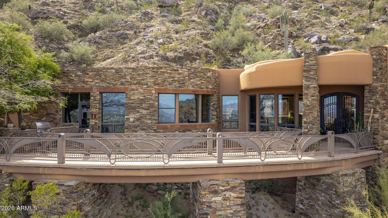 5802 E Cholla Ln., Paradise Valley, AZ 85253