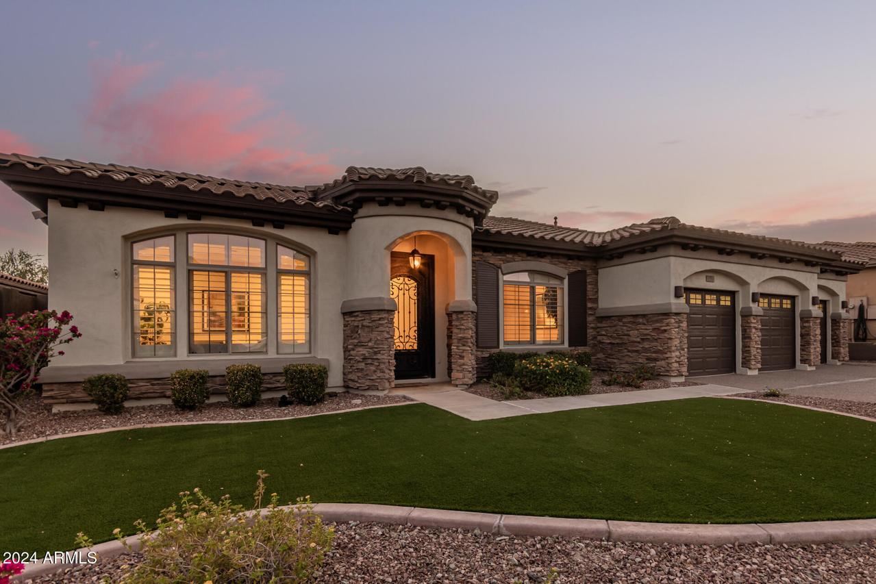 2717 W Nighthawk Way, Phoenix, AZ 85045