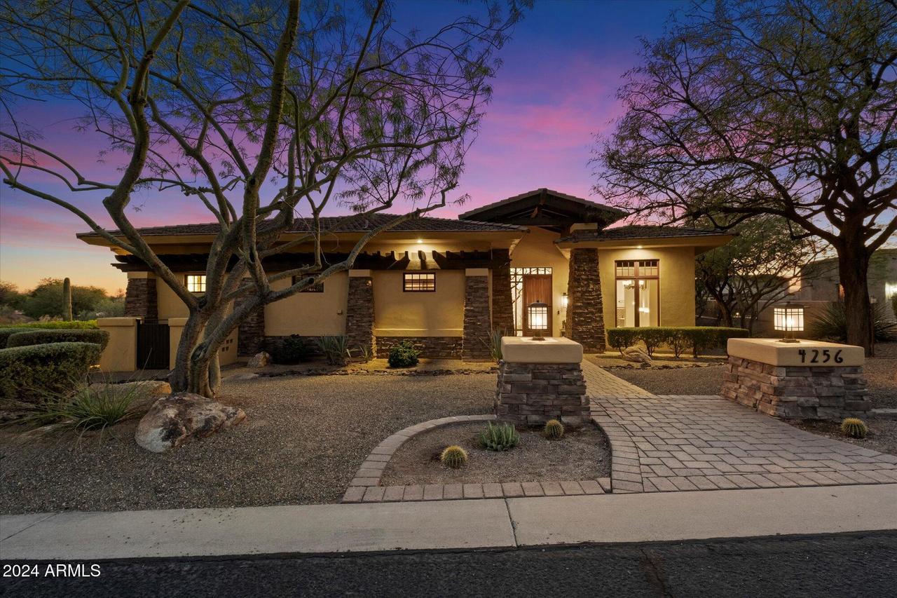 4256 N Desert Oasis Cir., Mesa, AZ 85207