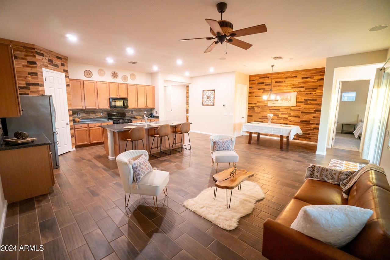 13119 W Avenida Del Rey, Peoria, AZ 85383