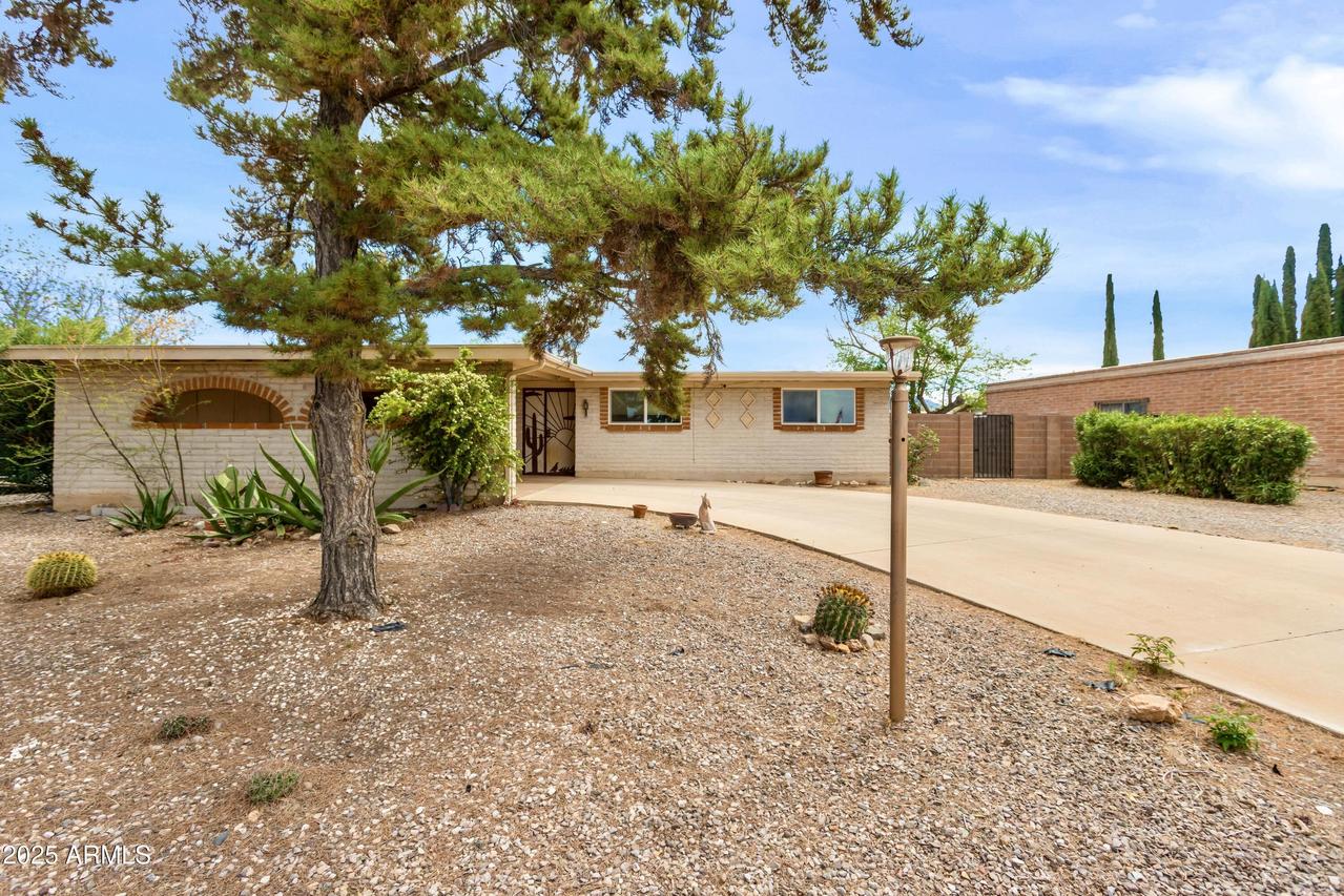 1580 Andrea Dr., Sierra Vista, AZ 85635