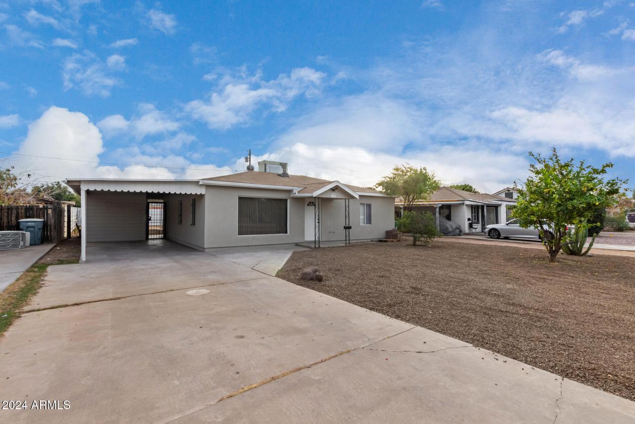 1825 W Roma Ave., Phoenix, AZ 85015