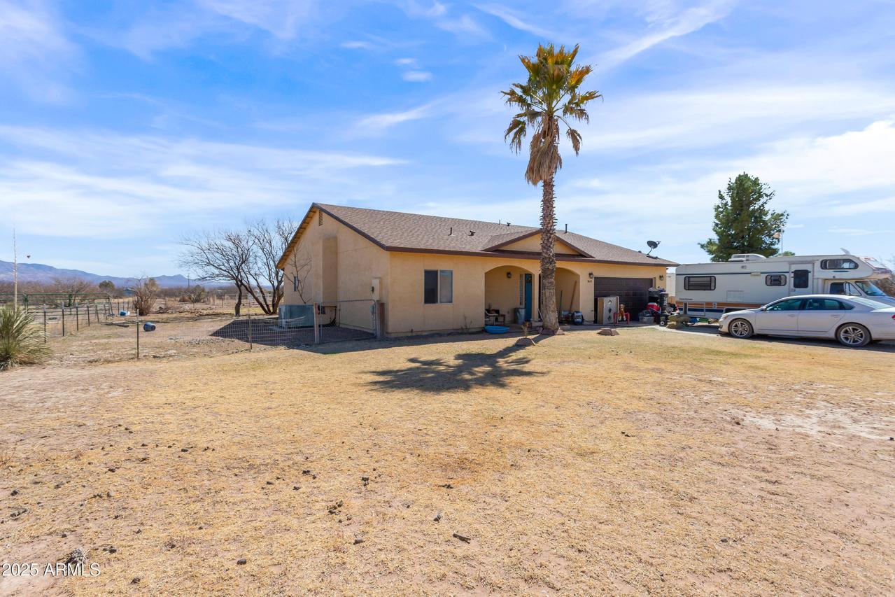 9455 S Sylvia Ln., Hereford, AZ 85615