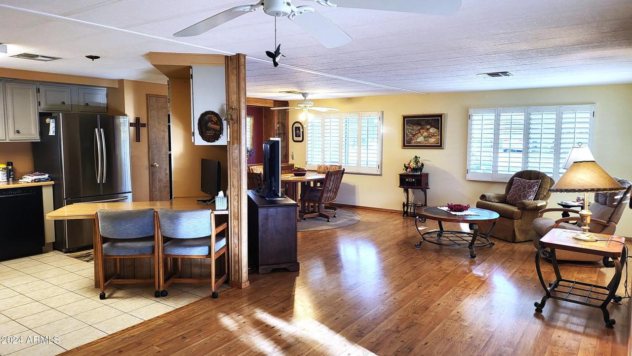 2464 N 56th St., Mesa, AZ 85215