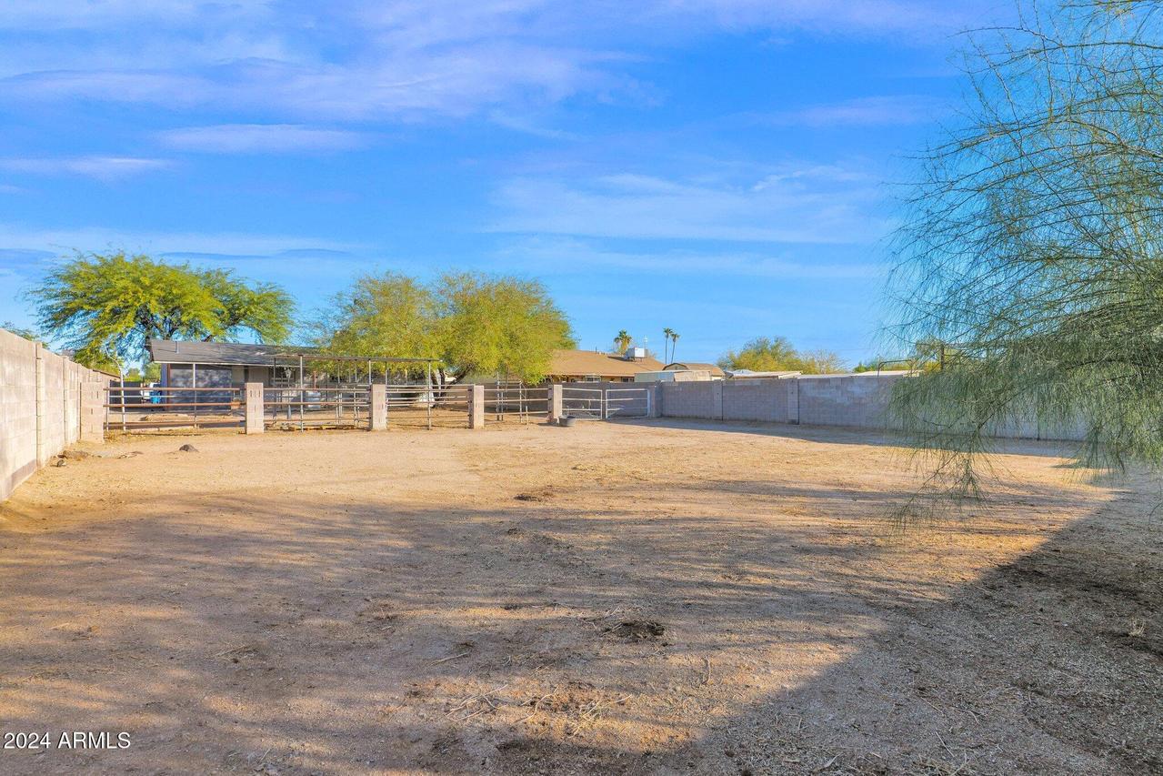 2931 E Danbury Rd., Phoenix, AZ 85032