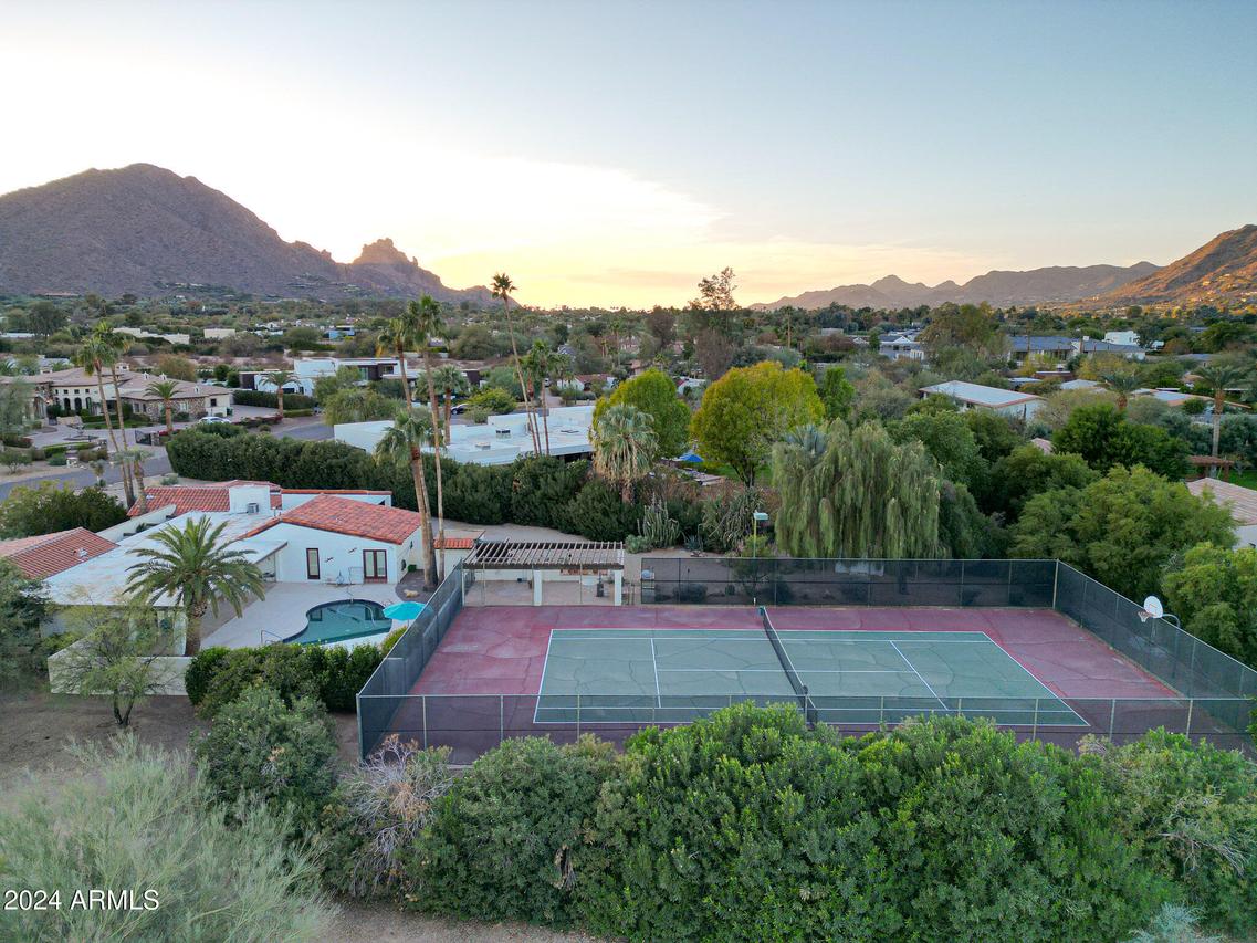 6740 E Valley Vista Ln., Paradise Valley, AZ 85253