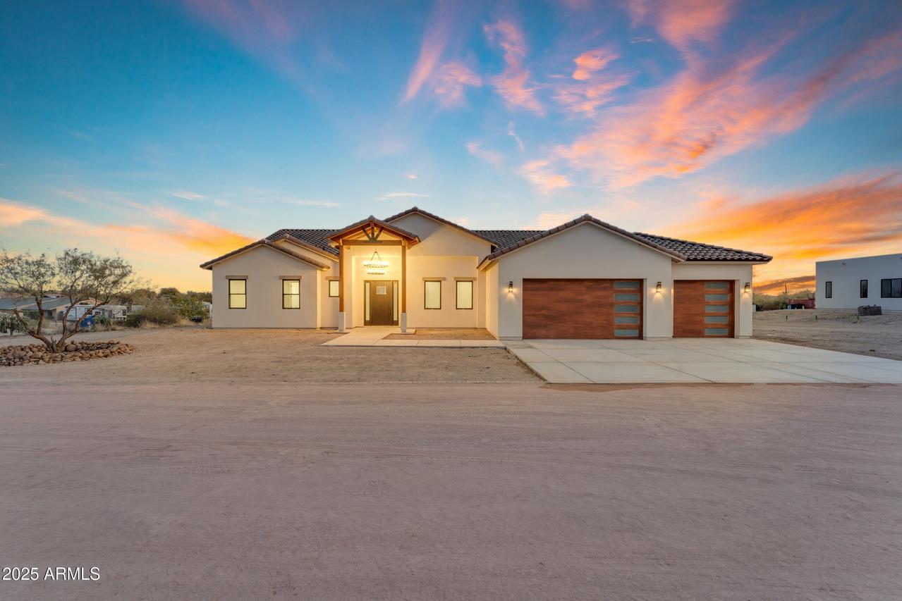433 W Saddle Mountain Road, Phoenix, AZ 85086