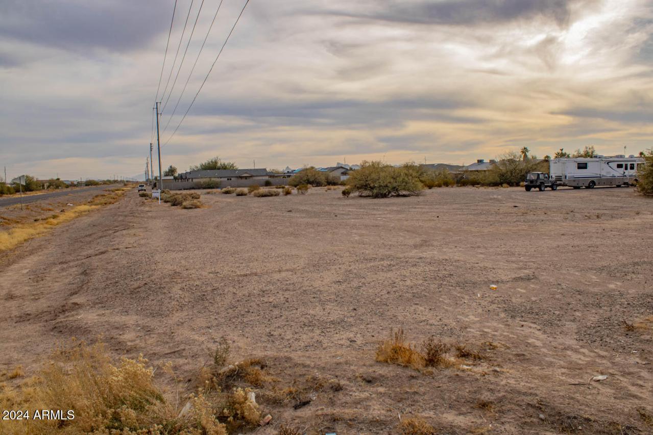 15562 S Sunland Gin Rd. #933 & 934, Arizona City, AZ 85123