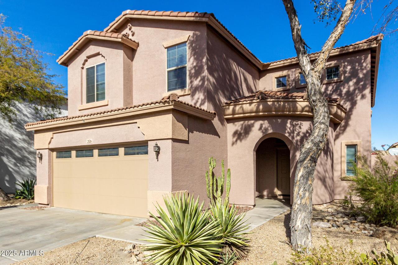 2526 W Woburn Ln., Phoenix, AZ 85085