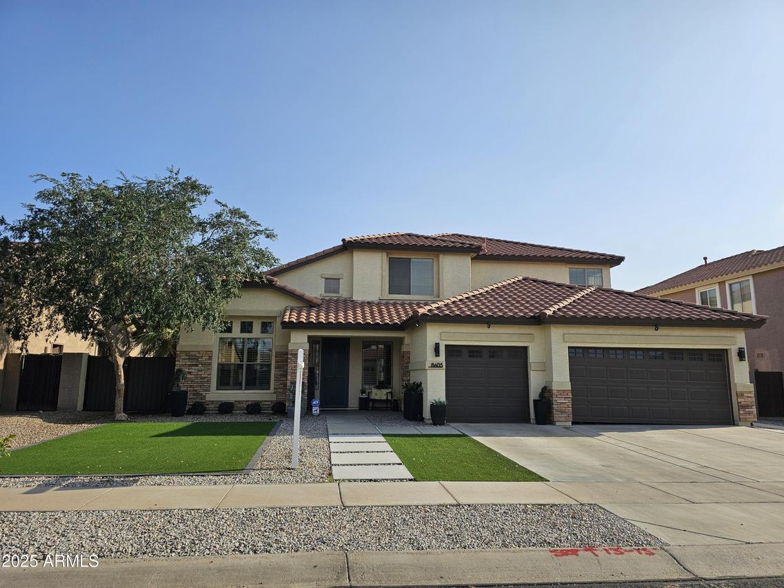 8605 W Carole Ln., Glendale, AZ 85305