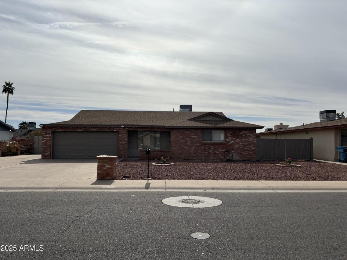 4643 W Laurel Ln., Glendale, AZ 85304